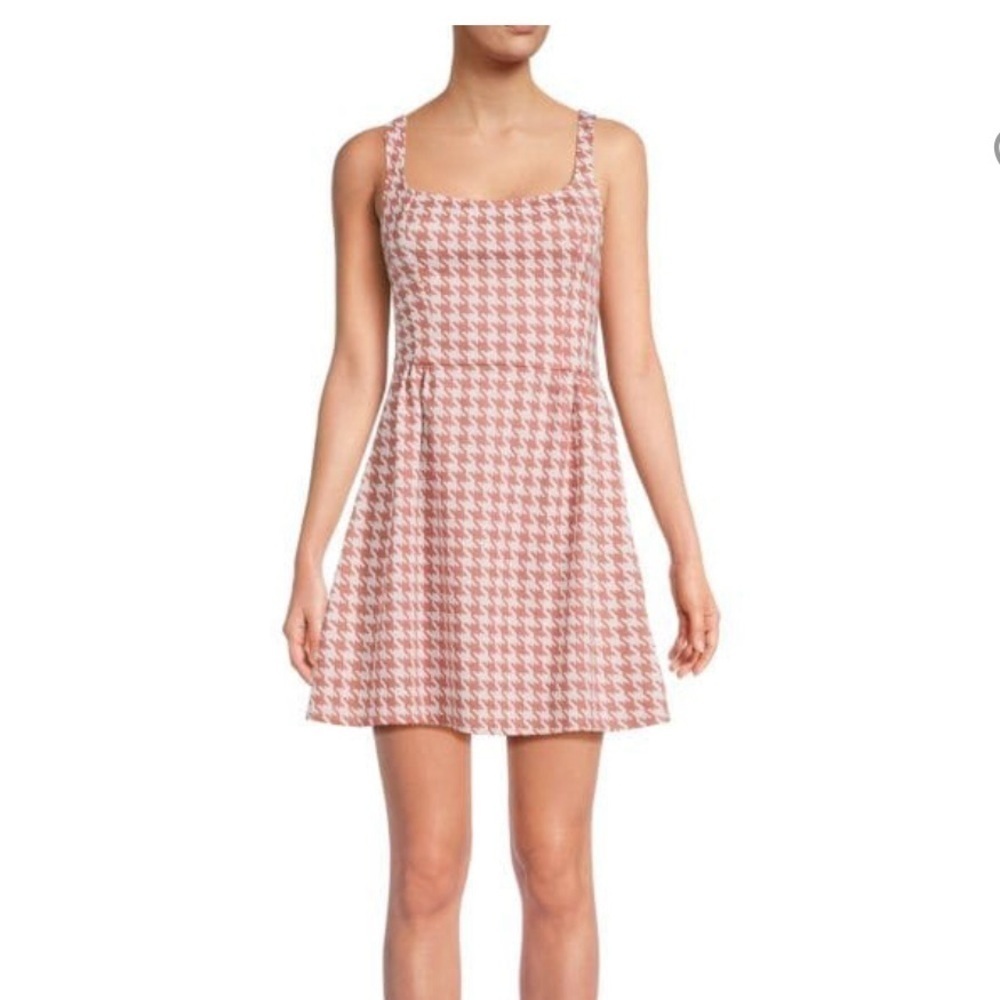 ❤️Love Ady❤️ houndstooth pattern fit and flare mini dress size M